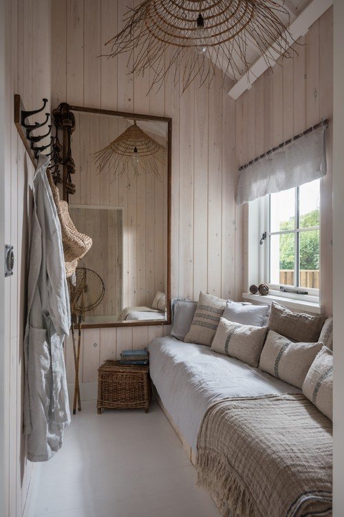 Cozy Cottage Sitting Nook in Neutral Tones