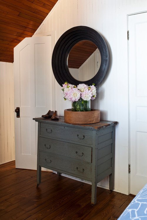 Vintage Bedroom Dresser with Large Round Mirror