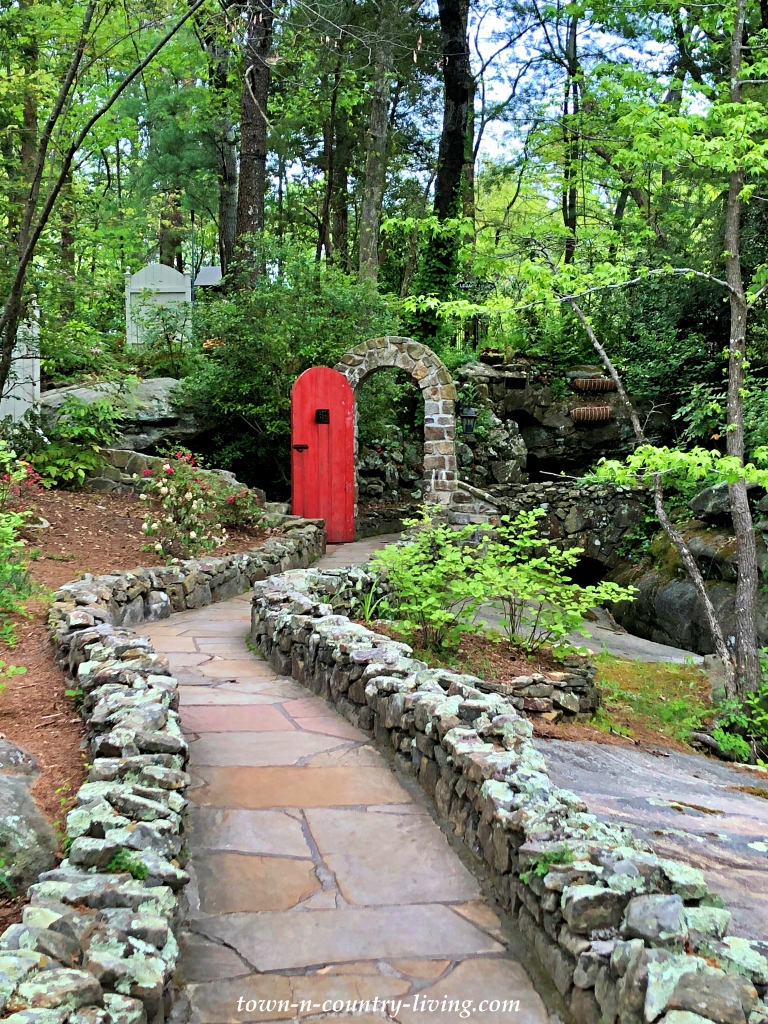 See the Beauty of Rock City Gardens in Georgia