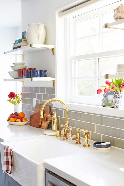 Cottage style colorful kitchen with open shelves