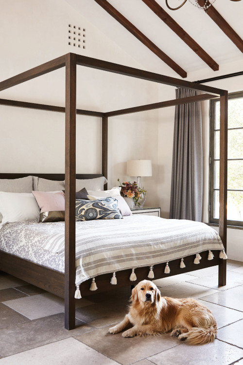 Four Poster Bed in Neutral Bedroom