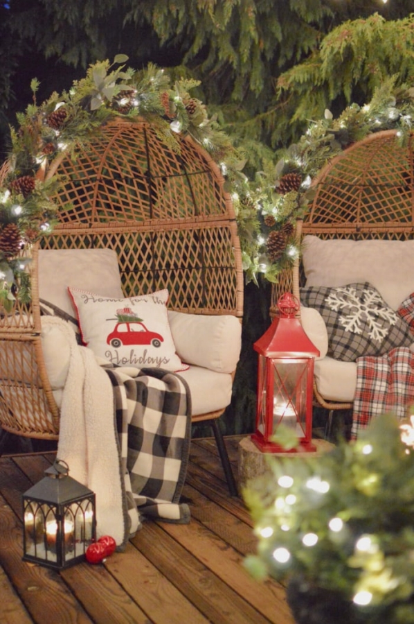 Outdoor Christmas by Fox Hollow Cottage