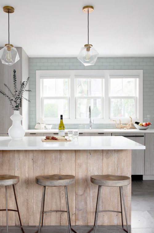 Uncluttered, Beach Style Cape Cod Charmer