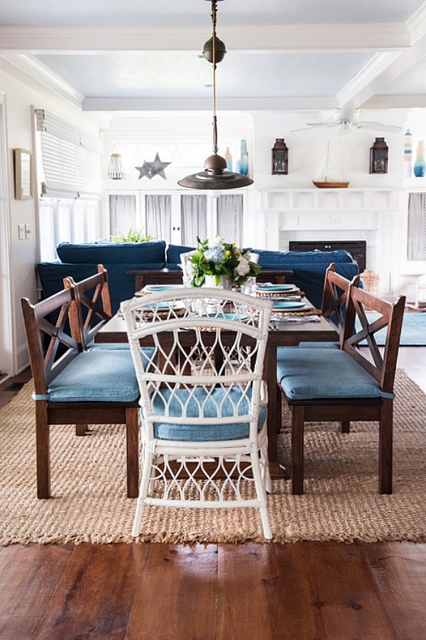blue and white traditional dining room