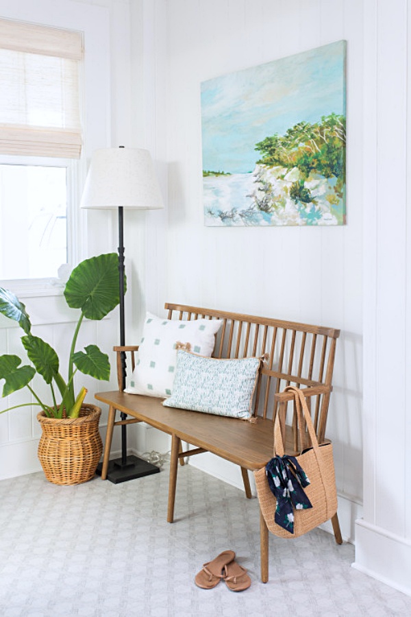 Beach Style Entryway in white and blue