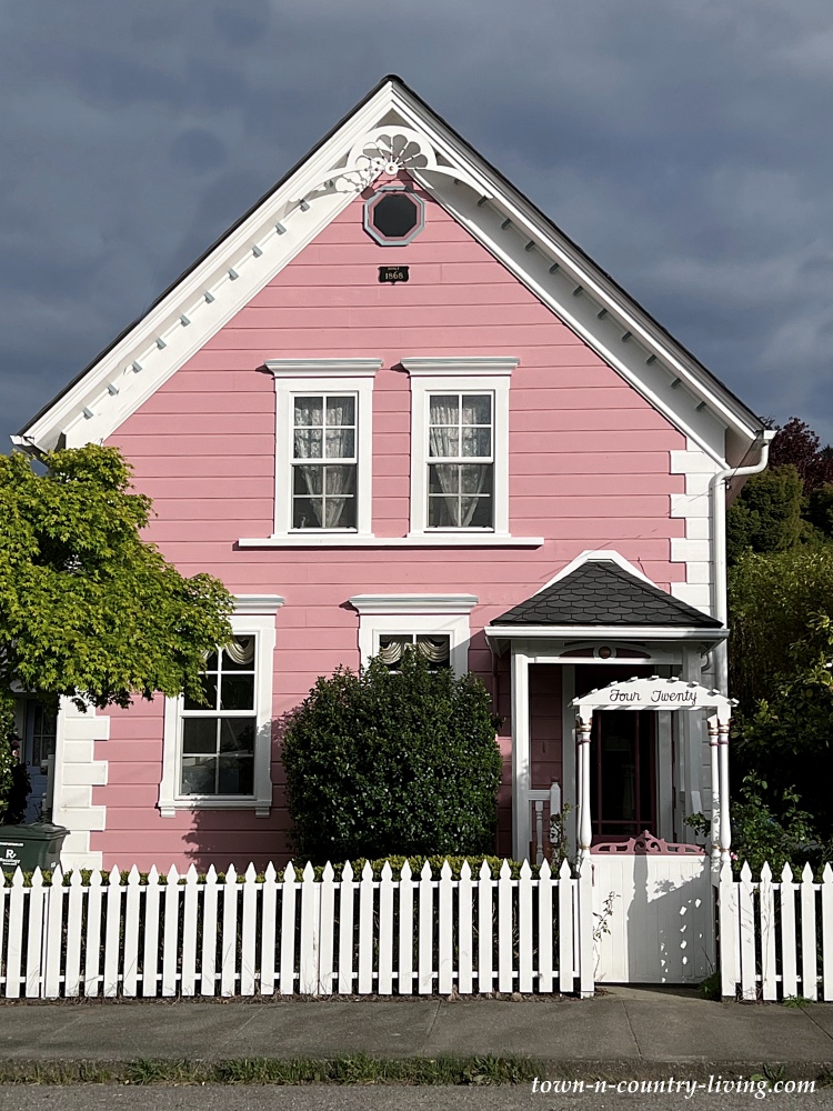 Pink Victorian cottage in Ferndale, California