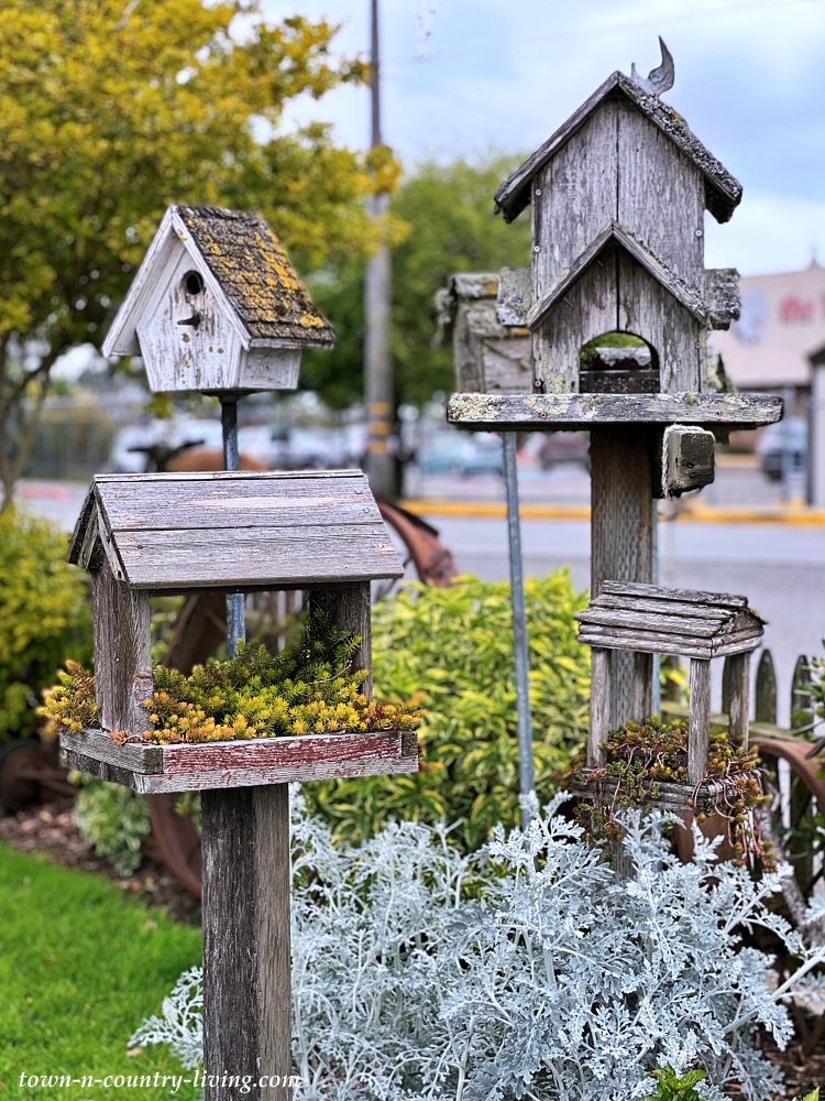 Garden art birdhouses