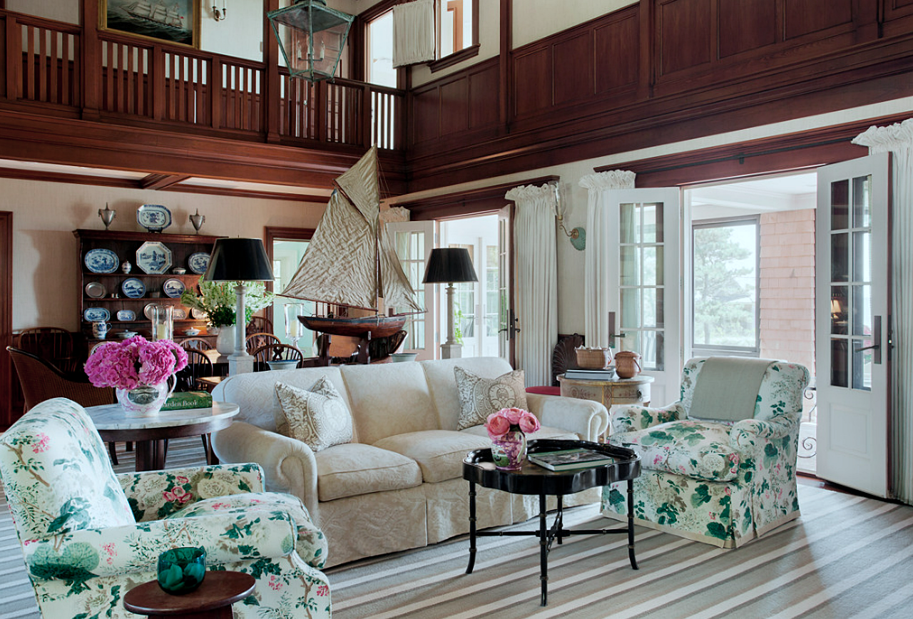 Traditional living room in English country style