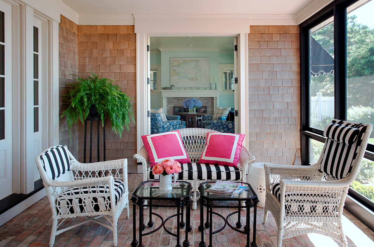 Elegant screened-in porch in pink and black