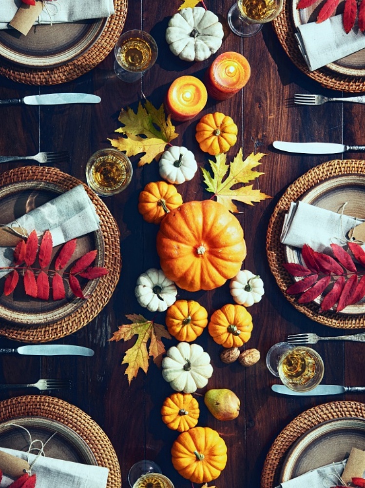 13 Thanksgiving Table Setting Ideas to Warm Your Holiday