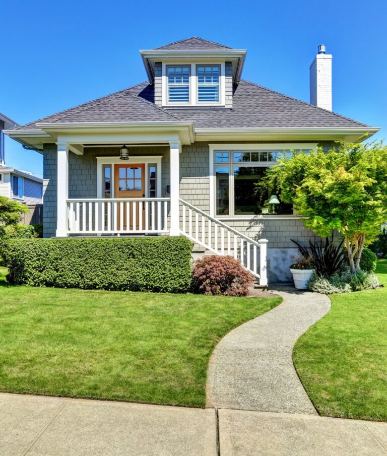 Single-family American craftsman house