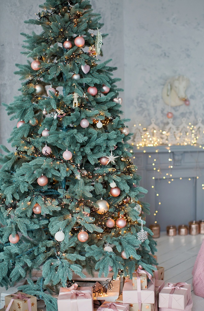 Christmas tree with pink and gold decorations