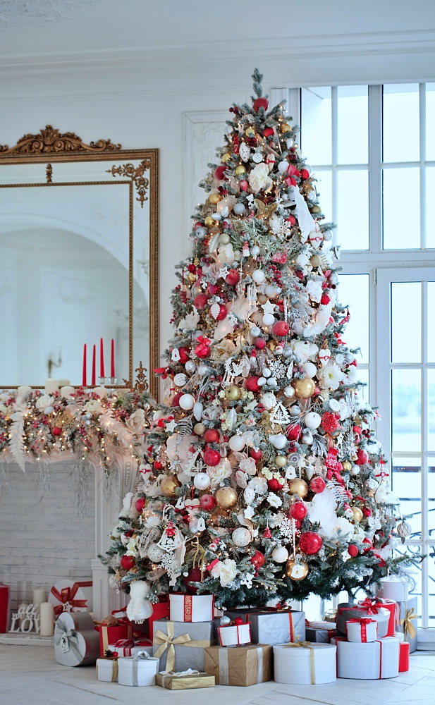 Red and white Christmas tree