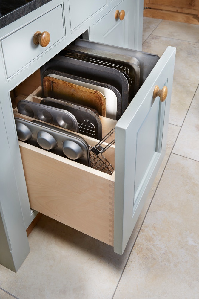 Kitchen drawer for baking sheets