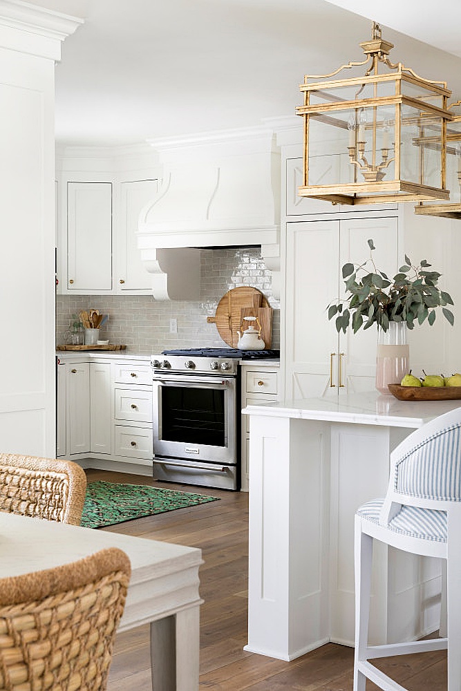 white cottage kitchen