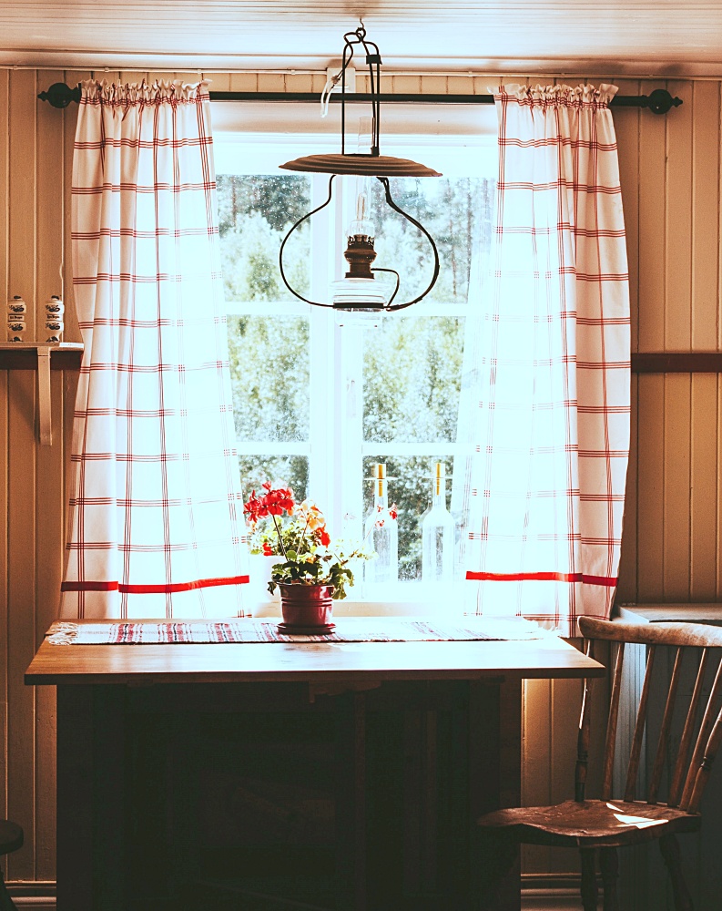 red and white café curtains