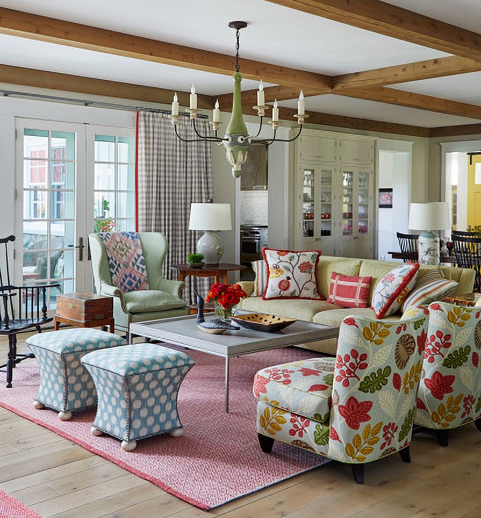 Step Inside an Enchanting Colorful Farmhouse with Vibrant Hues and Rustic Charm