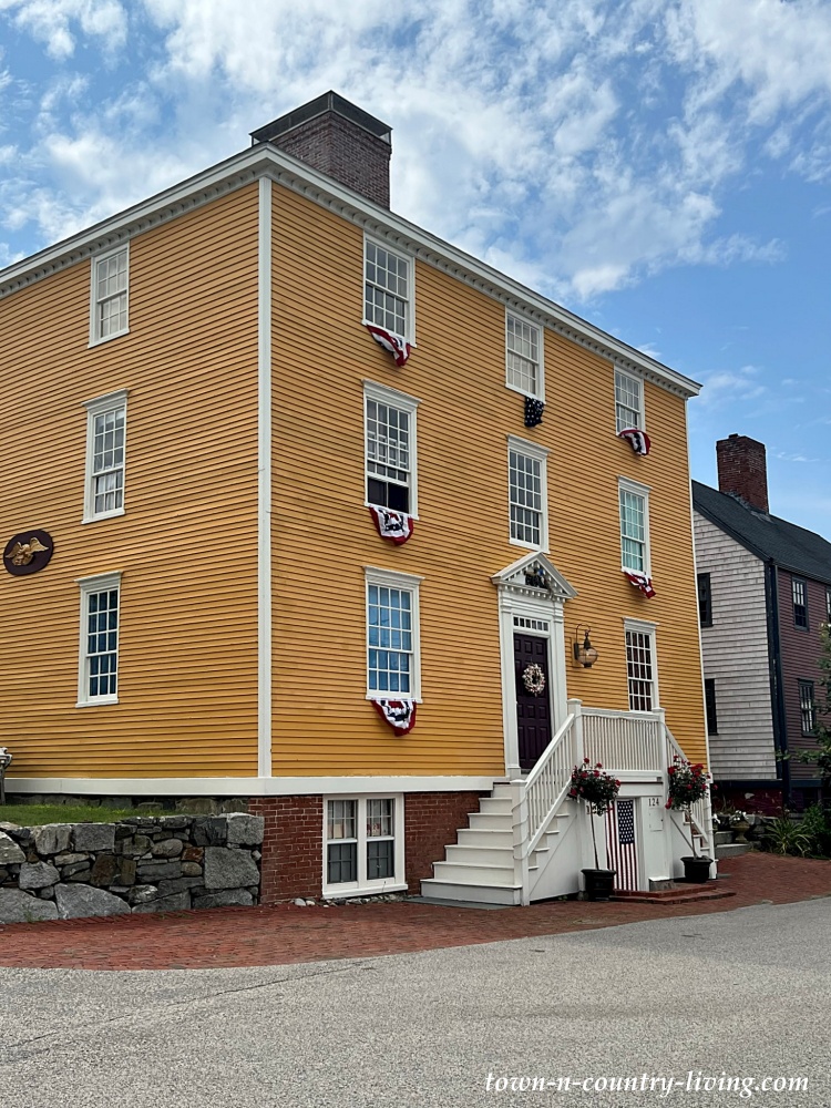 Exploring the Charms of Portsmouth, New Hampshire: A Coastal Delight!