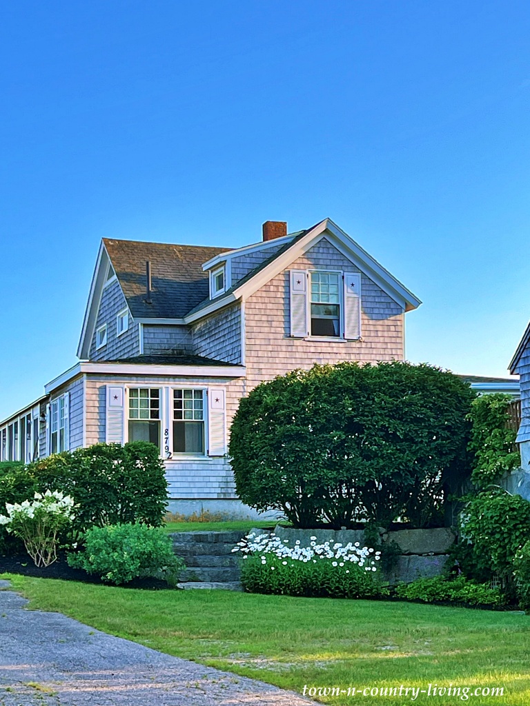 Nantucket style house in Maine on the beach