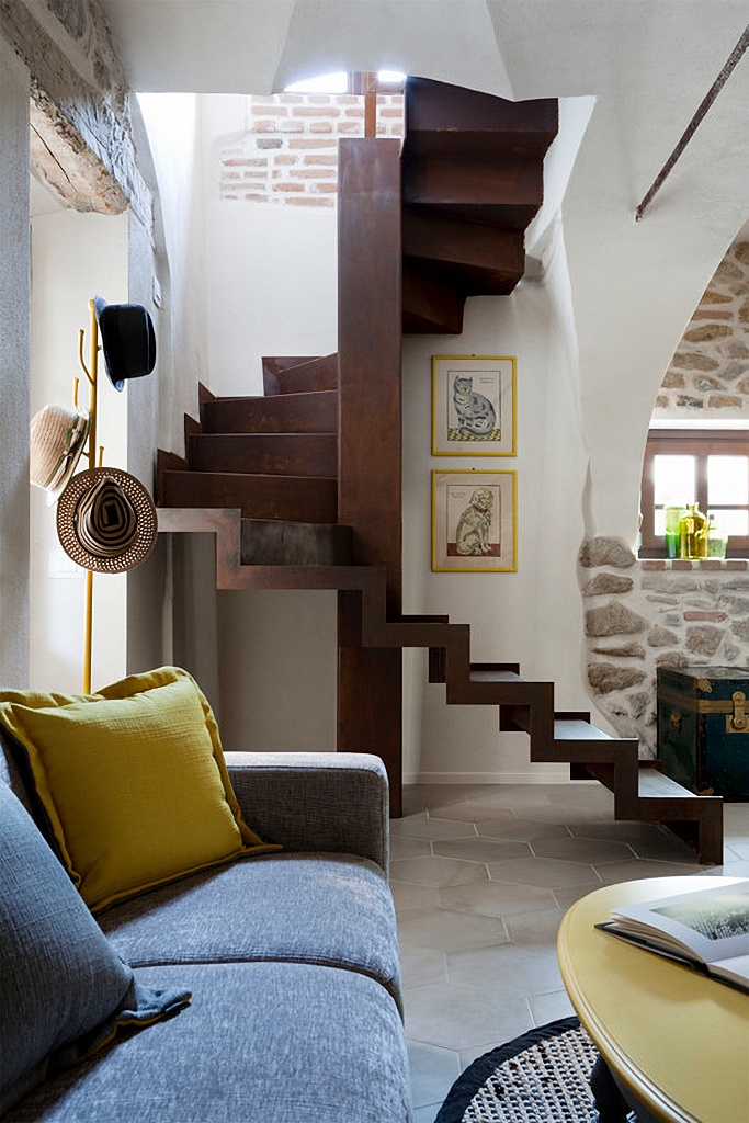 open style staircase in Italian villa