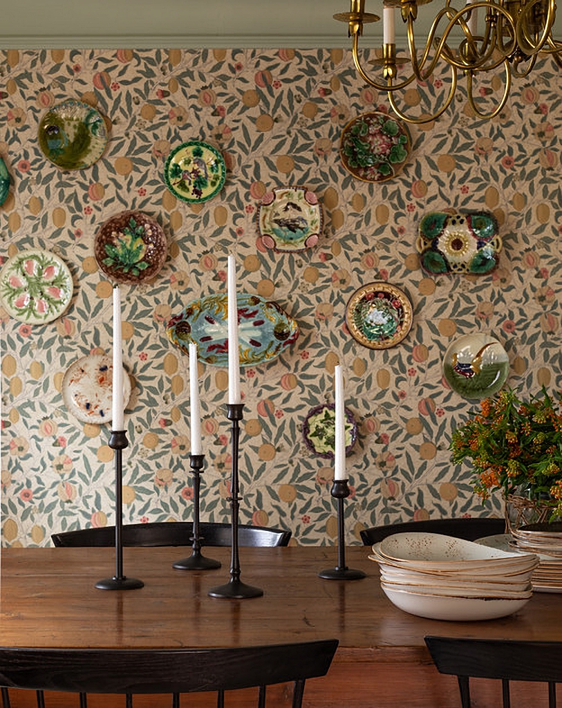 dining room wallpaper with wall plates