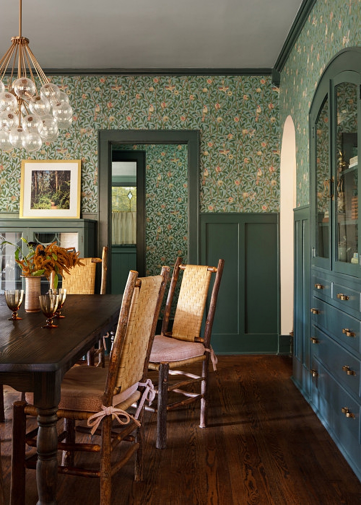 wallpaper in craftsman dining room