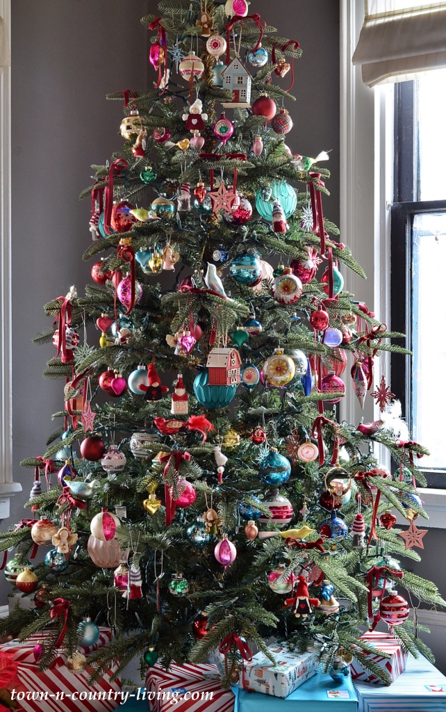 My Christmas Home Tour - vintage style tree