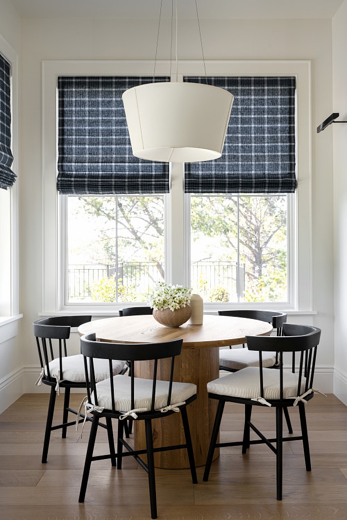 transitional style dining space