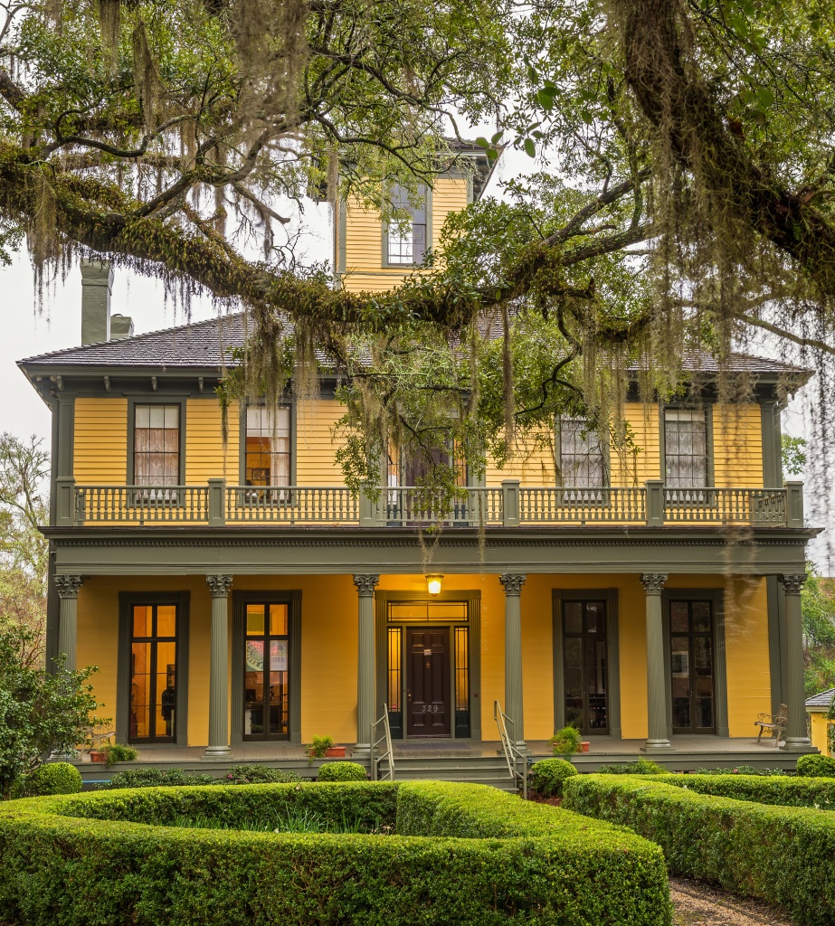 When You See These Historic Home Exteriors, You’ll Fall in Love