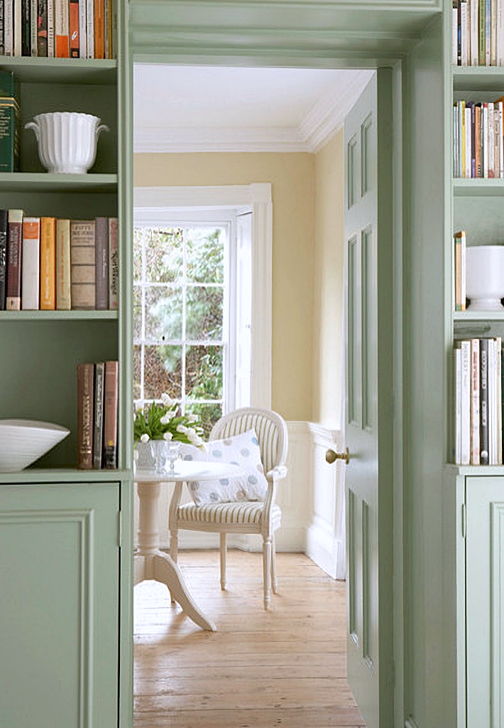 English hallway in light green color - spring palette