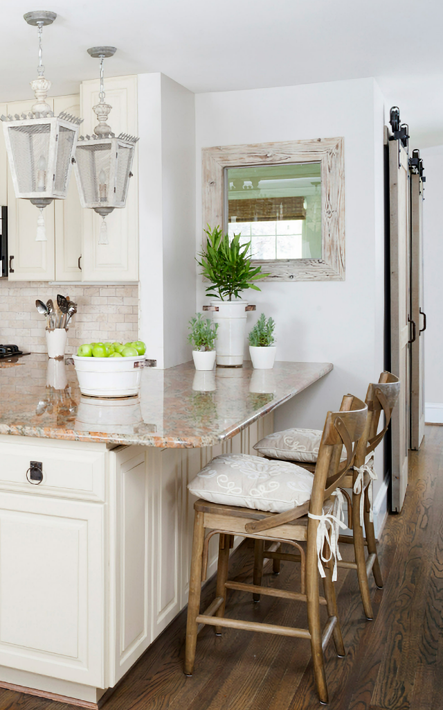 farmhouse cottage kitchen with cream cabinets