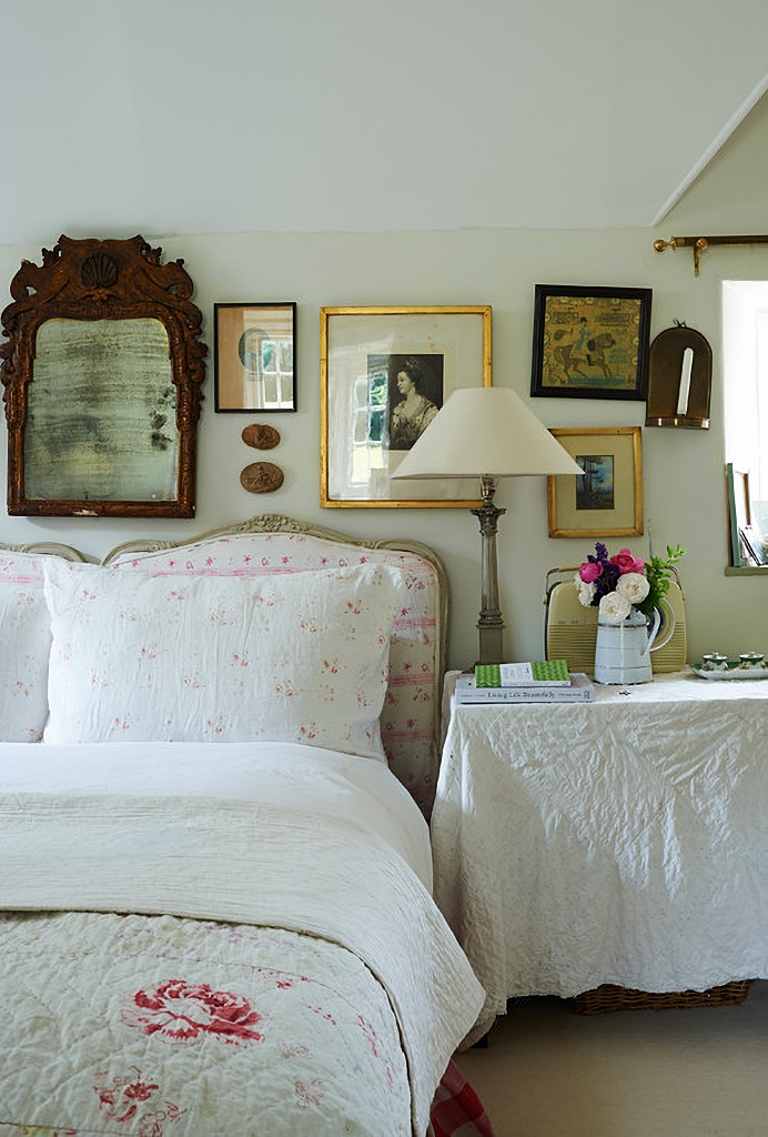 vintage romantic bedroom