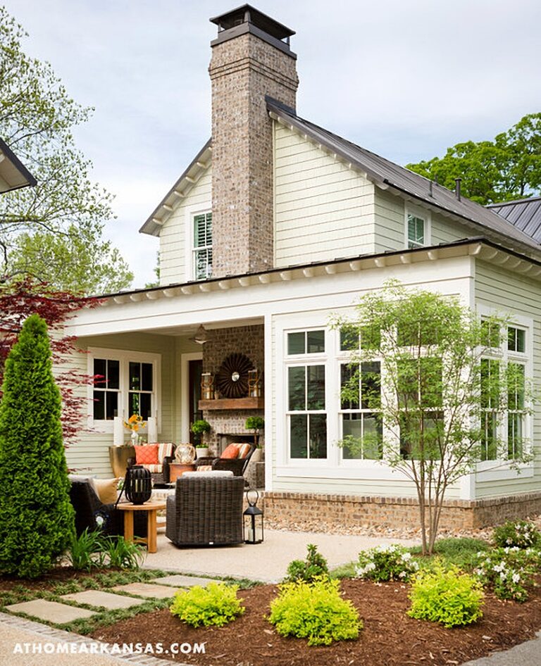 Embrace the Latest Trends in Beautiful Outdoor Living Spaces