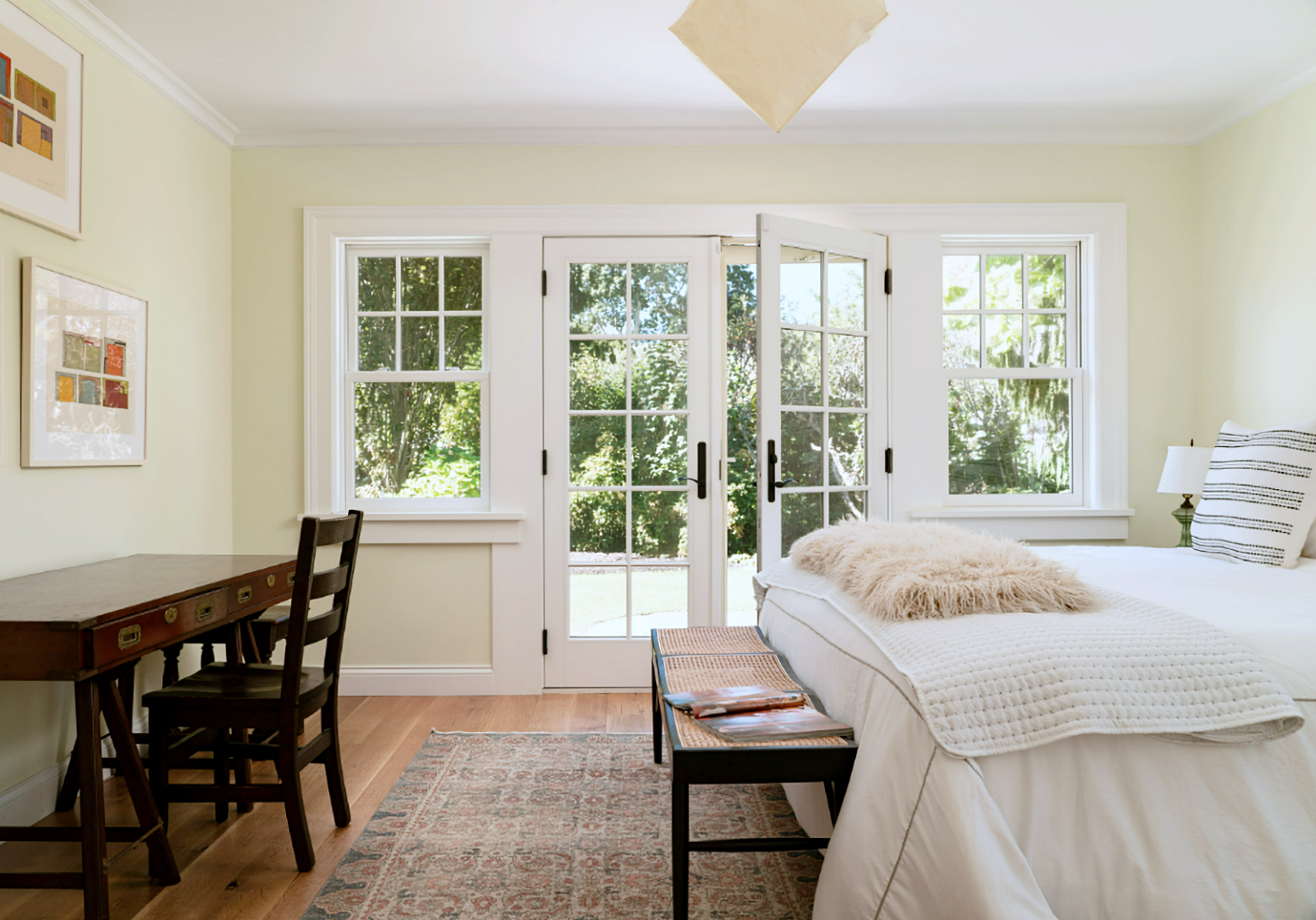Victorian Farmhouse Bedroom: Timeless Elegance Meets Rustic Warmth