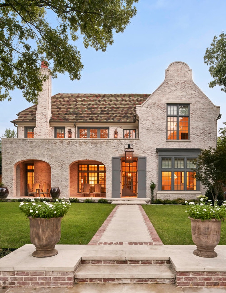 large transitional home in Dallas