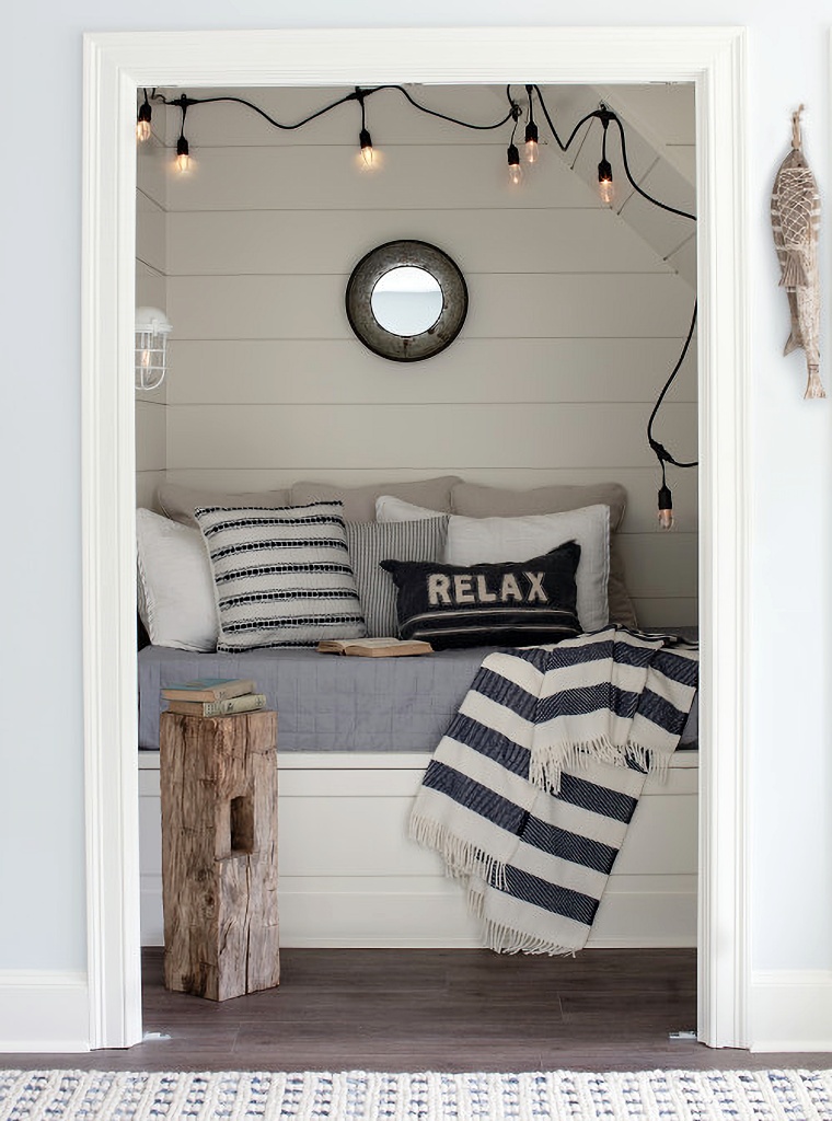 beach style cubby bedroom
