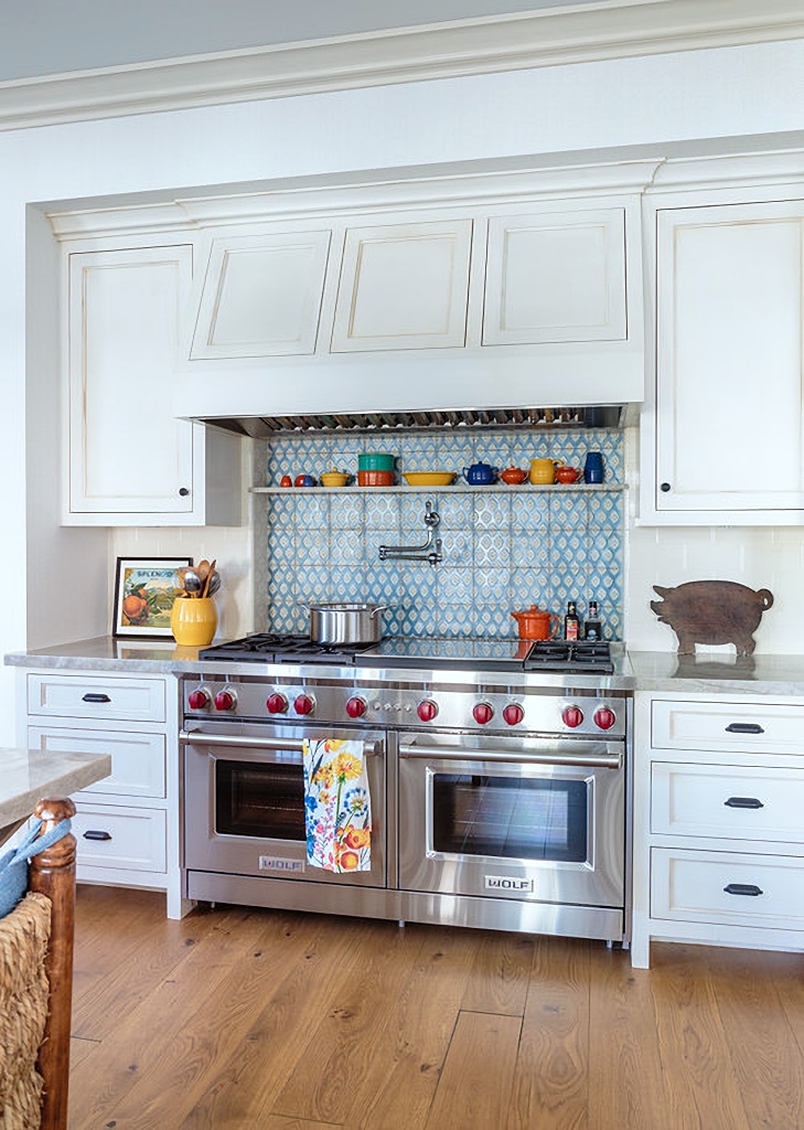 blue patterned backsplash in kitchen