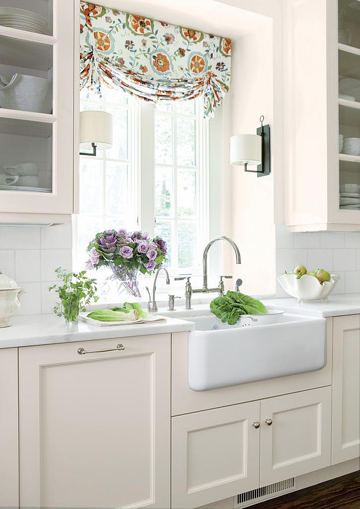 Discover the Timeless Charm of a Light and Airy Kitchen Design