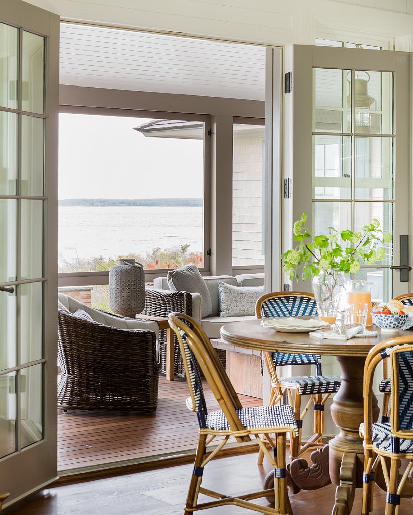 breakfast nook and outdoor deck