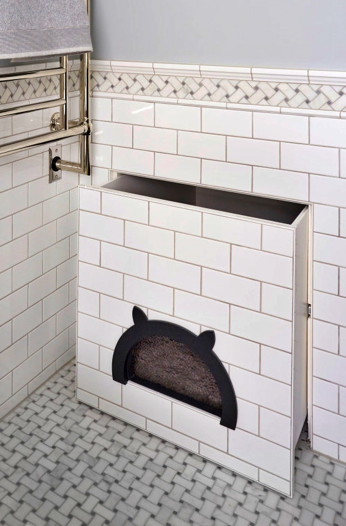 Concealed kitty litter box in bathroom
