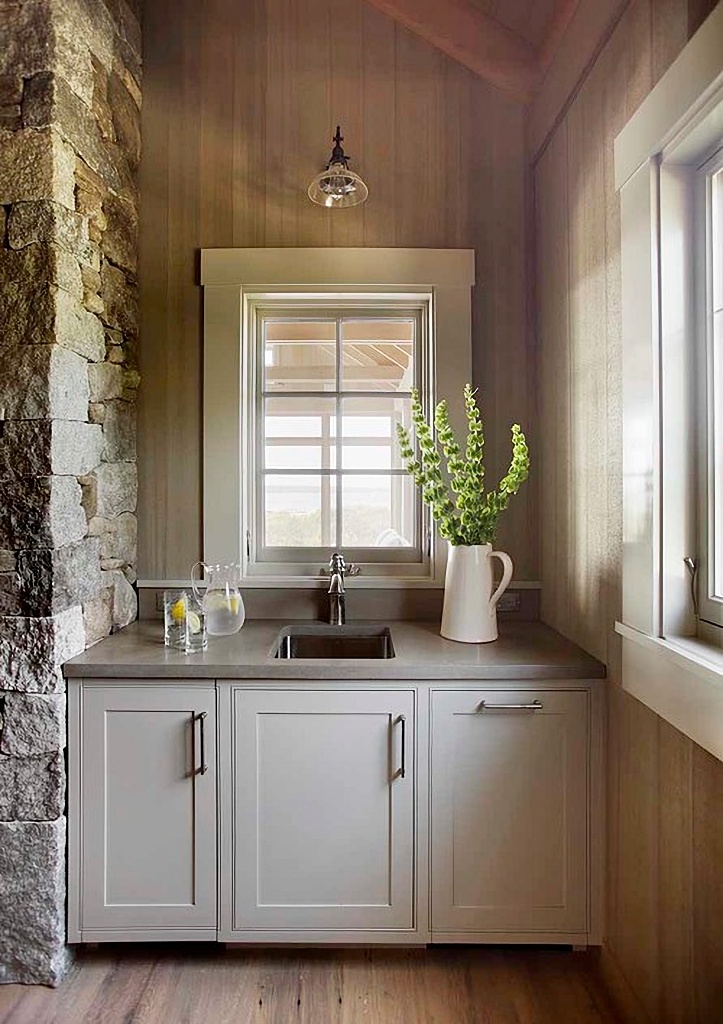 wet bar in great room