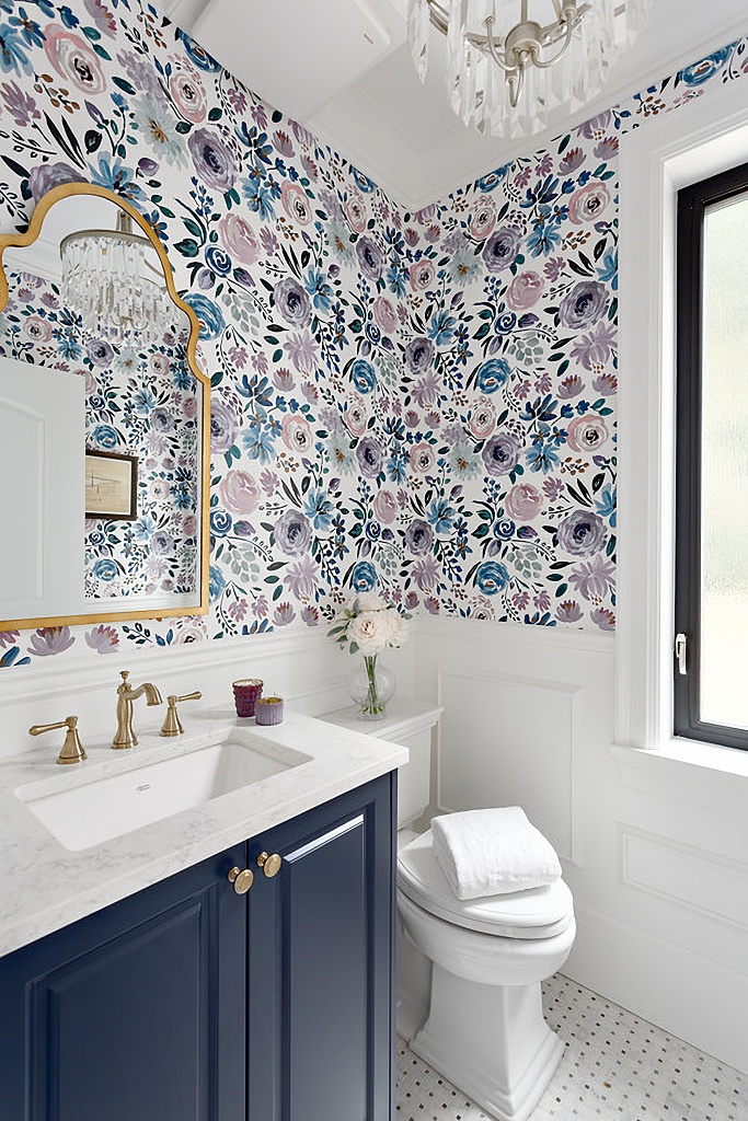 flower wallpapered bathroom