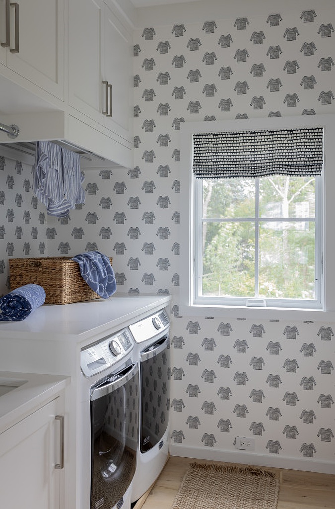 beach style laundry room