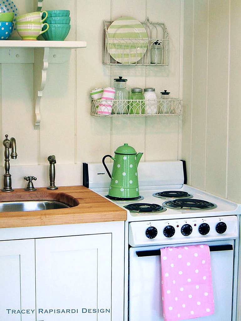 polka dot coffee pot on skinny stove