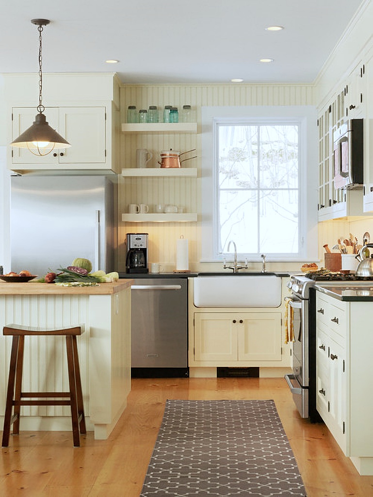 cream colored cottage kitchen