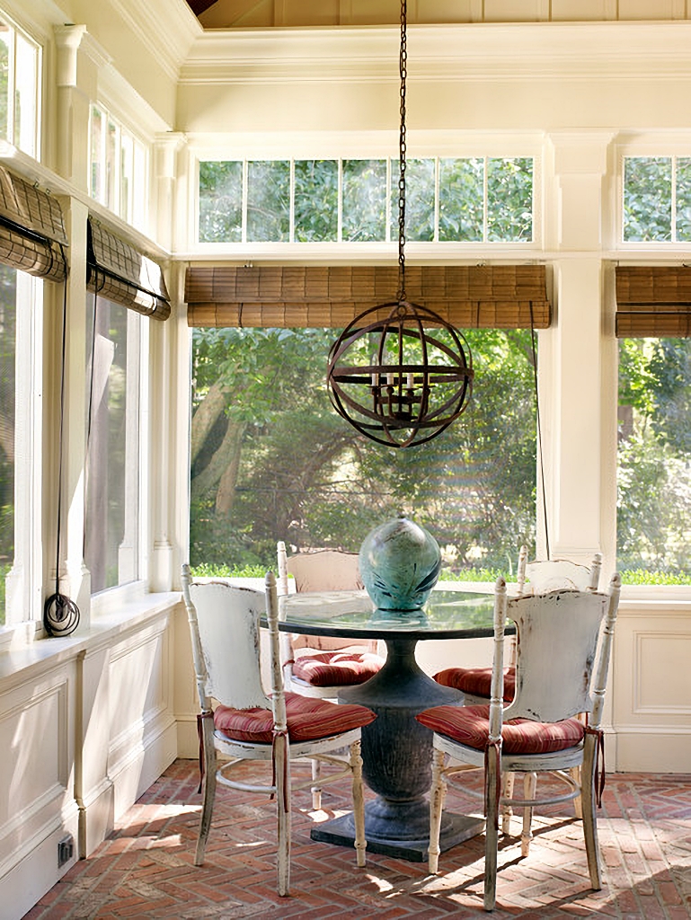 screened in dining porch