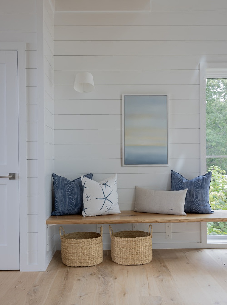 beach style entryway