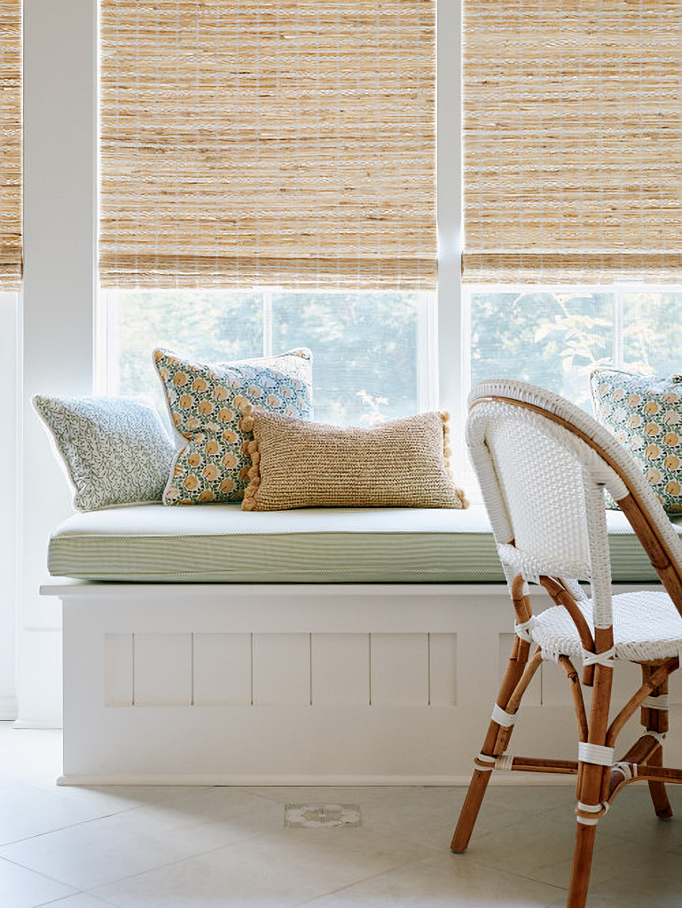 dining banquette with pillows