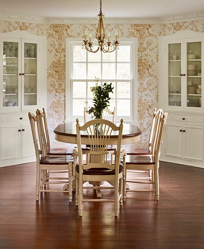 French country style dining room