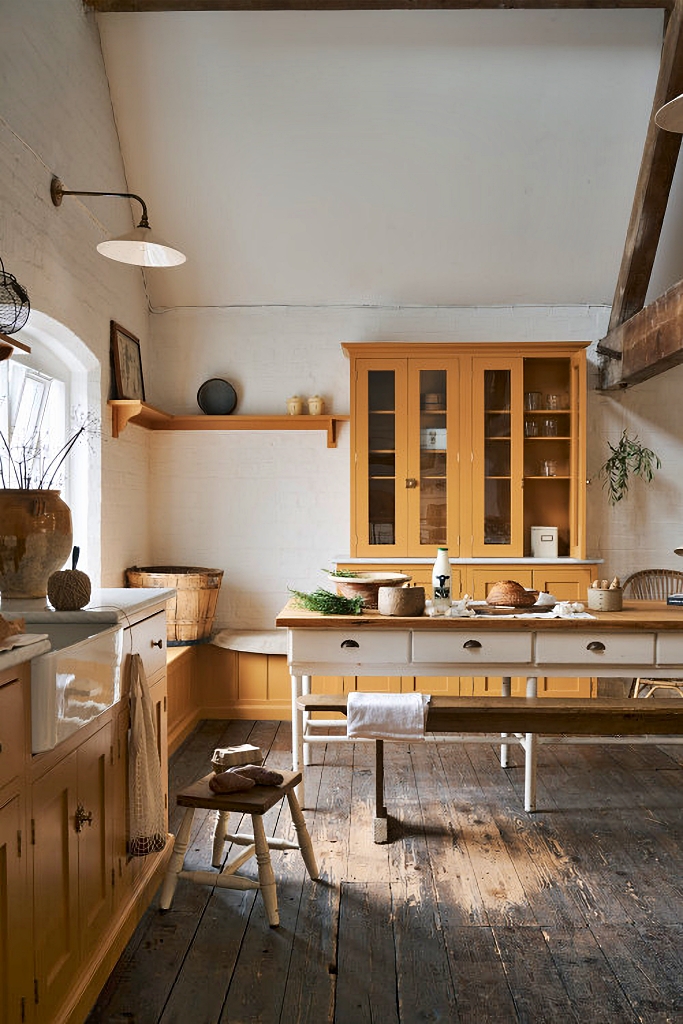 old-fashioned kitchen